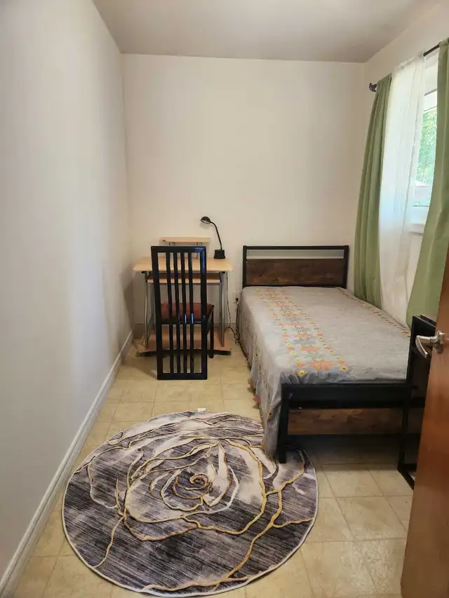 Room for Rent near Trent University Female Students only. in Room Rentals & Roommates in Peterborough - Image 8