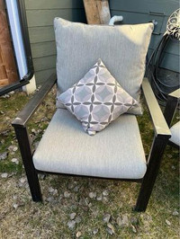5 Piece Patio Set with Cushions and Pillows