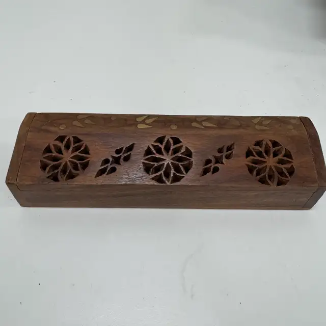Hand-Carved Wooden Incense Holder Box with Floral Design632344993744671227