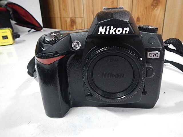 NIKON D70 body {prix réduite encore} dans Appareils photo et caméras  à Granby