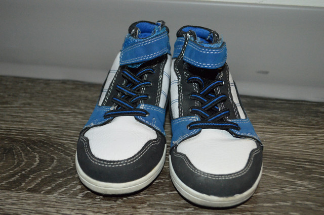 Toddler boys shoes, size 9 , very good in Clothing - 3T in Winnipeg - Image 2