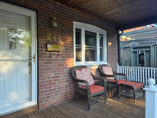 Private Furnished Room & Bath – Quiet Bayview/Eglinton Home in Room Rentals & Roommates in City of Toronto - Image 11