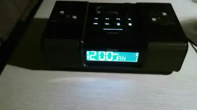 Ihome ip9 duel alarm clock am/fm stereo radio -no iPod good cond, View more