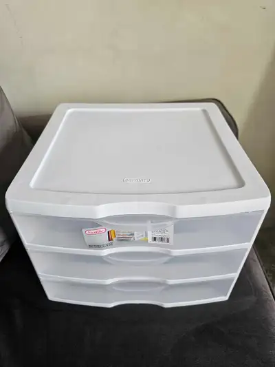 DECLUTTERING SALE Qty: 4 $25/ea. Dimensions: D 14 5/8" x W 14 1/2" x H 10 5/8" (37.1 cm x 36.8 cm x...
