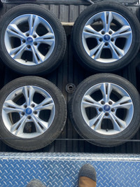 Ford Focus Aluminum Wheels and Tires