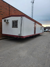 12x50 office has 3 offices 3 ac units triple axles  asking 18000