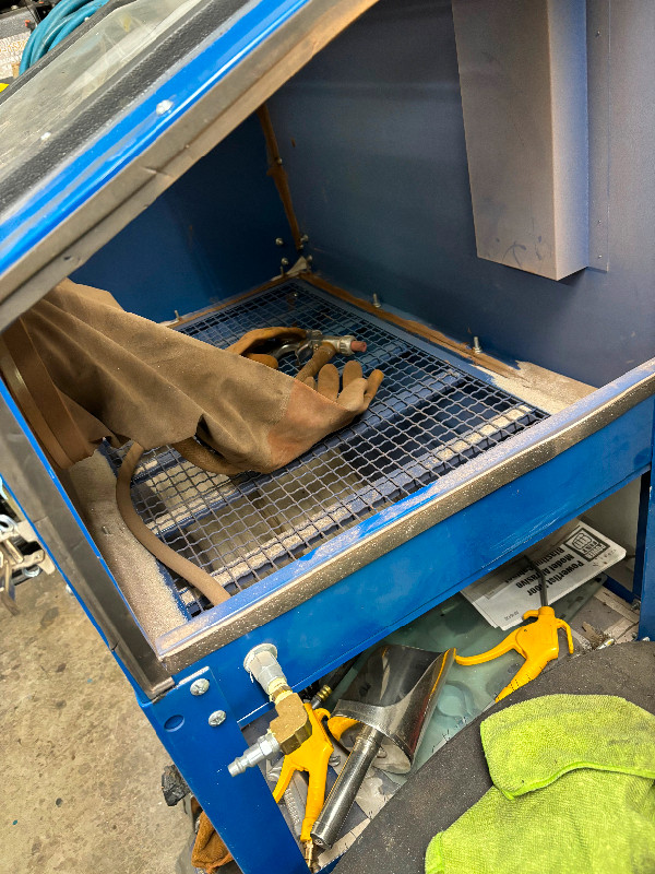 Sand Blasting Cabinet in Other in London - Image 2