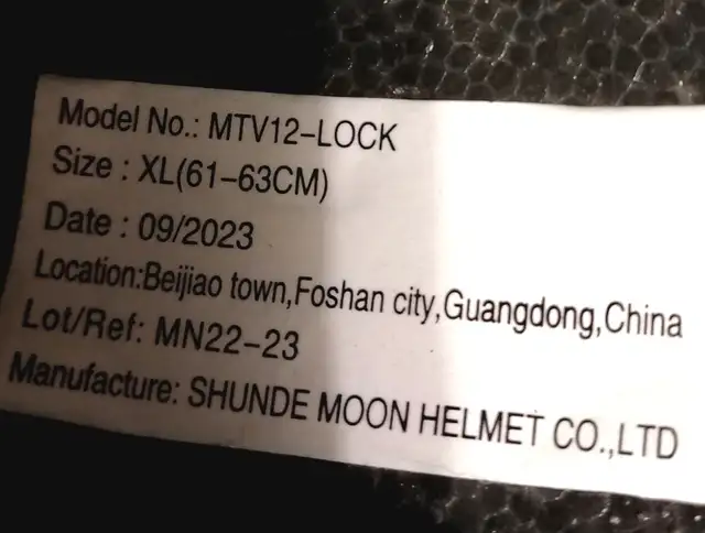 LIME HELMET SIZE : XL(61-63 CM) in Exercise Equipment in Mississauga / Peel Region - Image 3