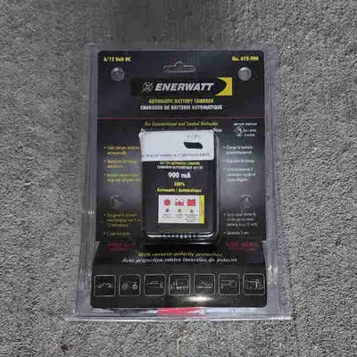 Chargeur de batterie / Battery charger, View more