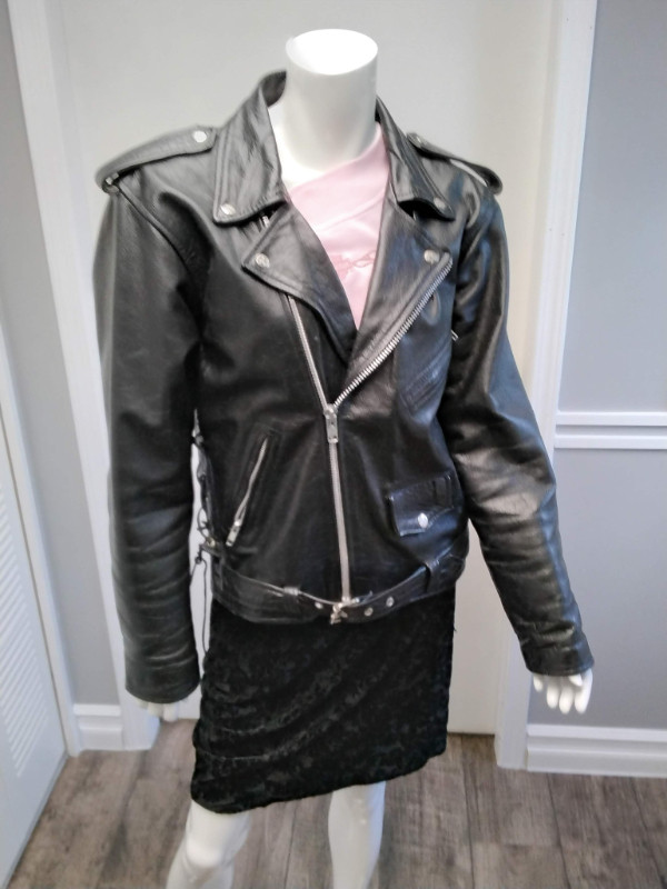 Retro Black Leather Jacket Adult Small in Women's - Tops & Outerwear in Delta/Surrey/Langley - Image 4