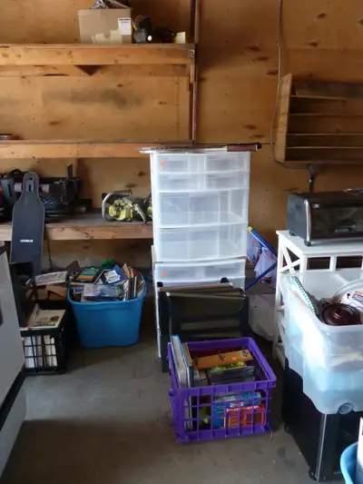 Vente de débarras - Yard Sale, View more