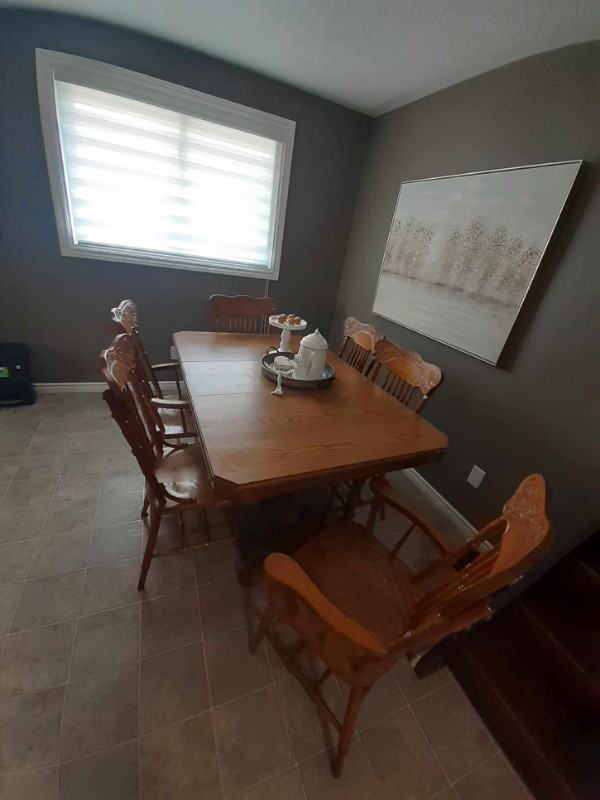 Kitchen table with 6 chairs Dining Tables & Sets Woodstock Kijiji