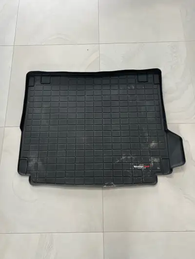 BMW X3 cargo liner. Fits years 2018-2024. In the Collingwood area but frequently travel to Toronto.