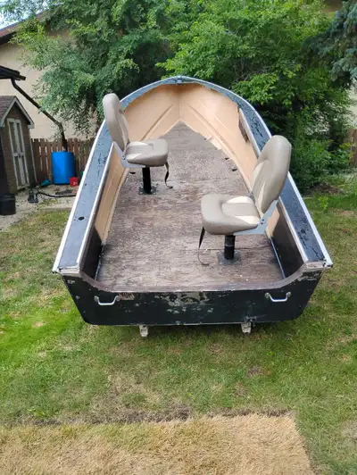 StarCraft 14' aluminum boat Just the boat and trailer as motor was sold separately. This is an amazi...