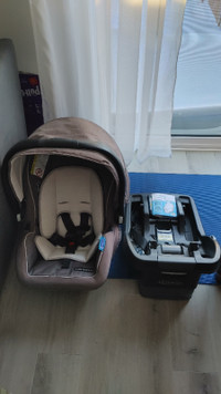 Graco Infant car seat and base