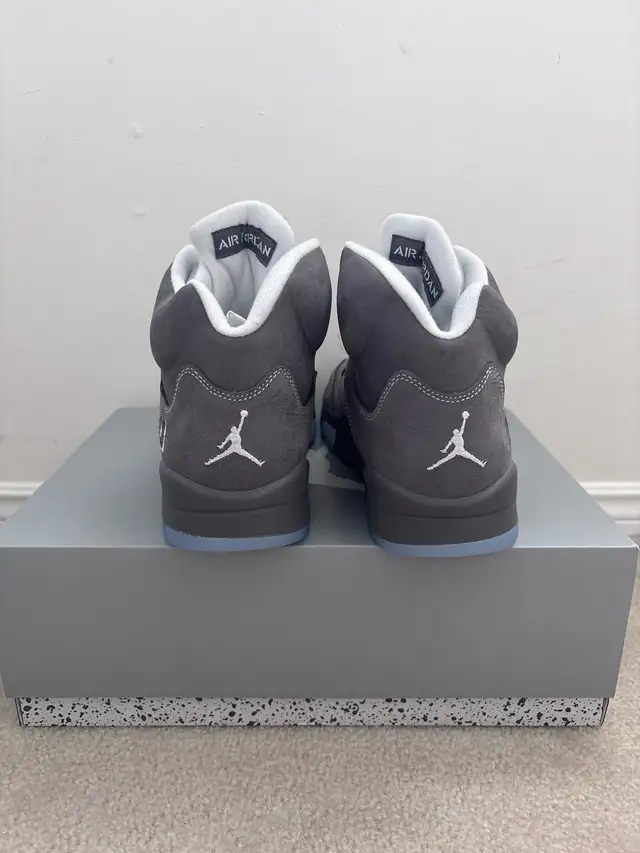 Jordan wolf grey (size 10.5) in Men's Shoes in Oshawa / Durham Region - Image 5