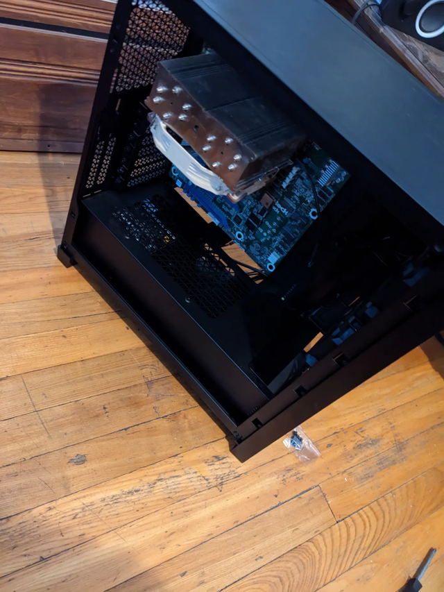 Serveur Asrock Rack EPYC in Servers in City of Montréal - Image 2