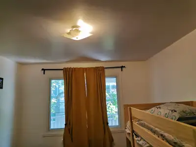 "LE FRANÇAIS SUIT APRÈS". Spacious and fully furnished 3½ apartment available for long-term sublet,...