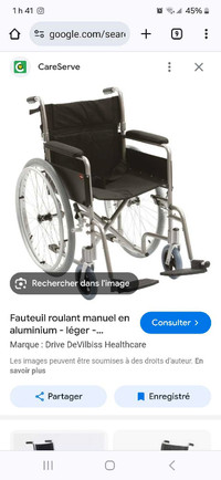 Donne fauteuil roulant sans pied 