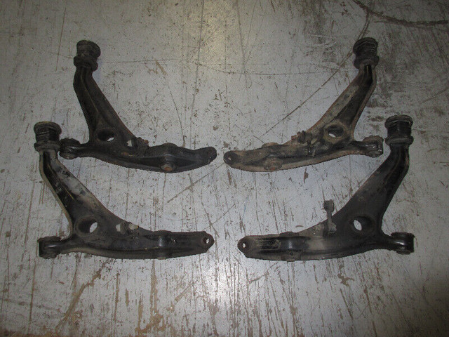 96 00 HONDA CIVIC EK9 B16B FRONT LOWER CONTROL ARMS LCA JDM dans Autres pièces et accessoires  à Ville de Montréal