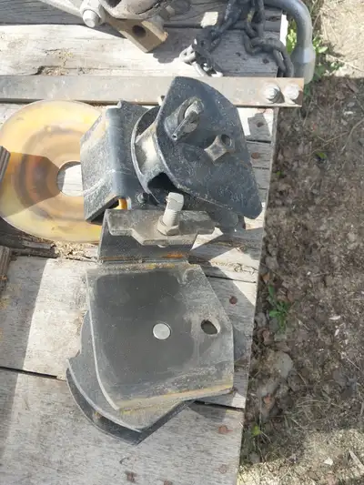 Blue Ox Sway Pro Tow Hitch. Has done as advertised. 12,000lb model. Our trailer is 32' + 9000lbs max...