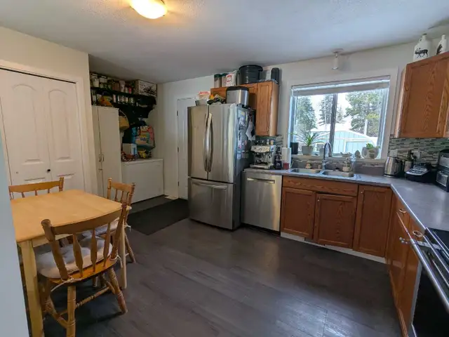 3 beds 1 bath House for rent  in Long Term Rentals in Smithers - Image 5