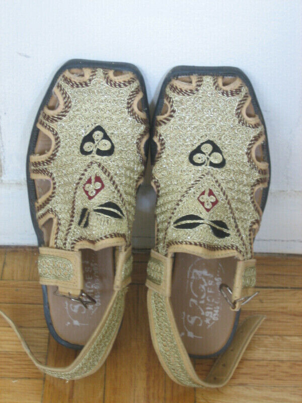 Handcrafted shoes, khusa, size 6 & 3 [Victoria Park/Lawrence] in Kids & Youth in City of Toronto