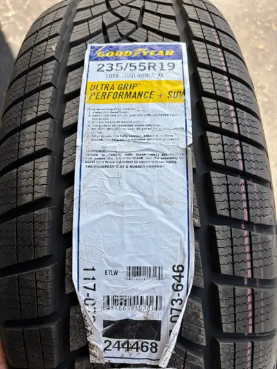 4 nouveaux pneus d’hiver 235/55R19 Goodyear Ultragrip performance
