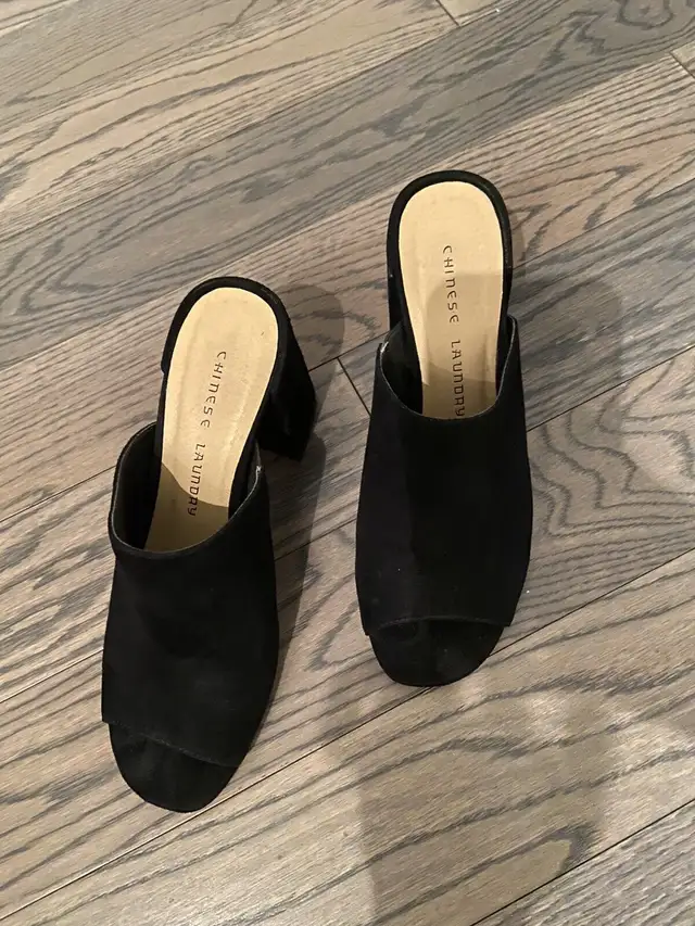 Women Sandal in Women's - Shoes in Markham / York Region - Image 3