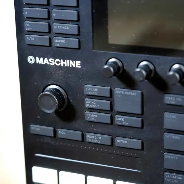 Native Instruments Maschine MK3 in Performance & DJ Equipment in City of Toronto - Image 3