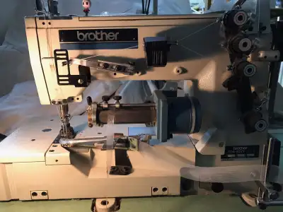 Industrial Commercial Sewing Machine: Flat Bed Top & Bottom Covering Stitcher Brother FD4-B271-021-3...