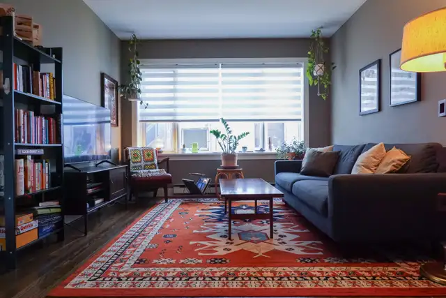 Top Floor 1 Bedroom Apartment- Corydon Village- Hugo Apartments