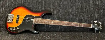 PRS Kestrel Bass w/gigbag - like new, View more
