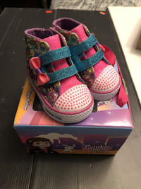 Sketchers Twinkle Toes Baby Shoes Size 2 Brand New 