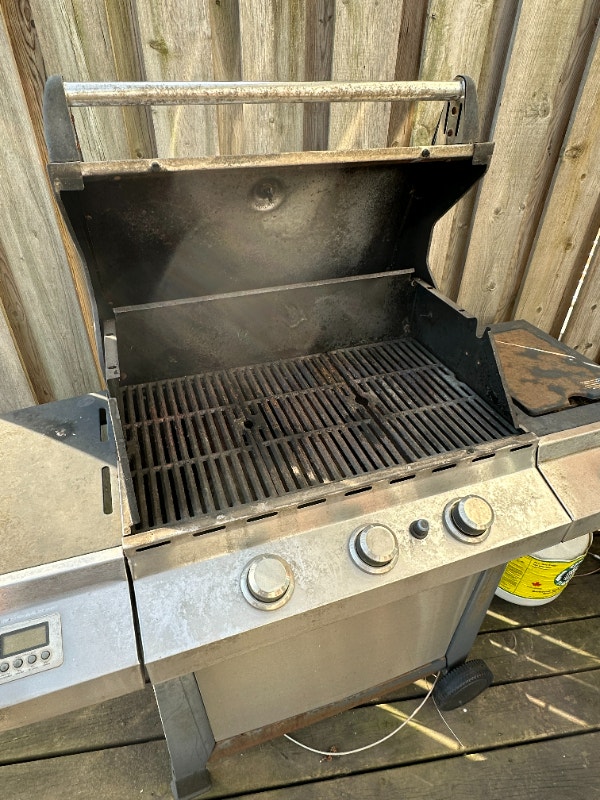 Grill Mate 3Burner LP gas BBQ grill with side burner BBQs & Outdoor