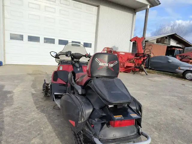 MOTONEIGE ARTIC CAT TZ1 LXR GRAND TOURING 4 TEMPS in Snowmobiles in Trois-Rivières - Image 9