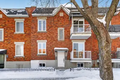 Duplex Mercier -- Occupation double -- 2538-2540 Rue De Cadillac Montréal. Rénové en 2025 Opportunit...