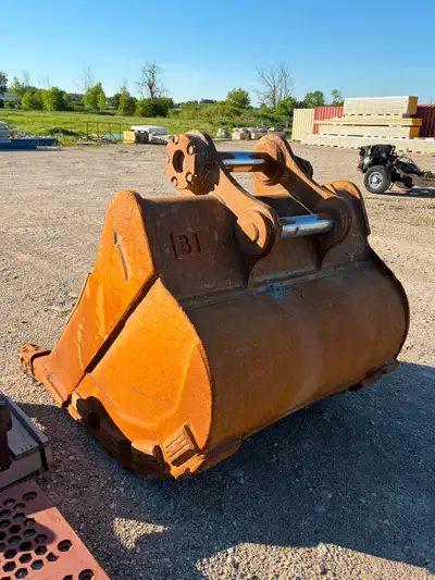 336 bucket for sale, cleaning out our yard. Make an offer.