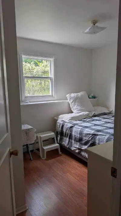 Small but cozy furnished room for rent located in the heart of Bedford near Sobeys, Dewolf Park, Bed...