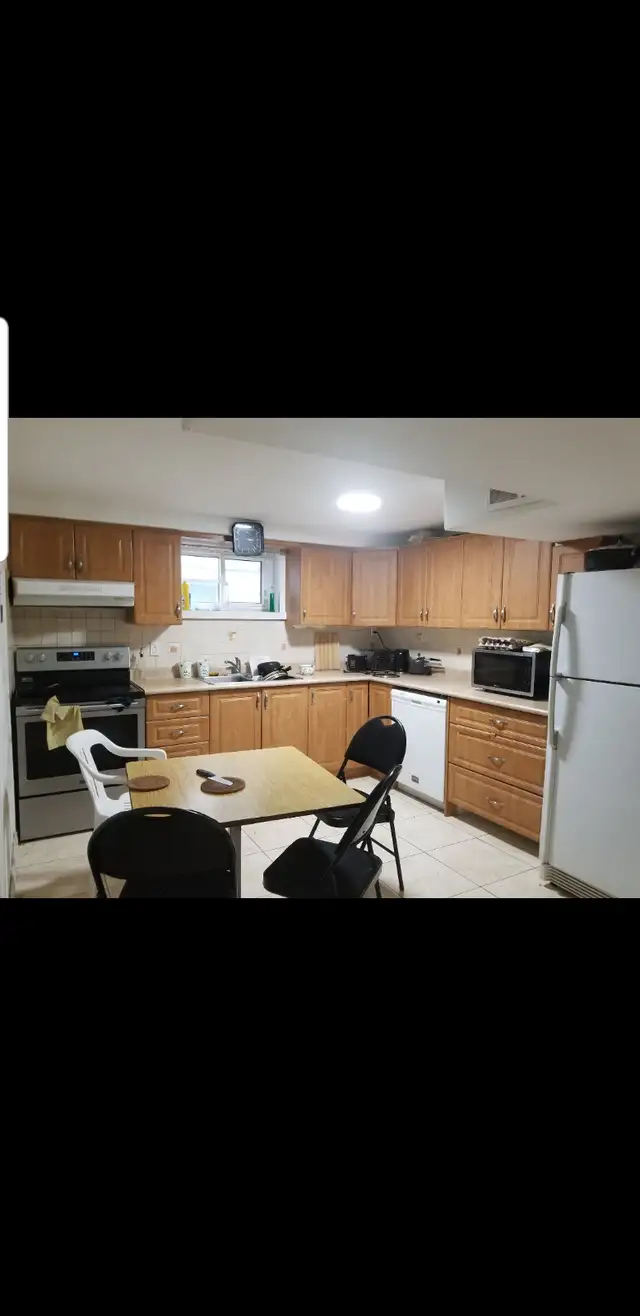 Basement Room Rent STUDENTS AND WORK PERMIT HOLDERS ARE WELCOME! in Room Rentals & Roommates in City of Toronto - Image 10