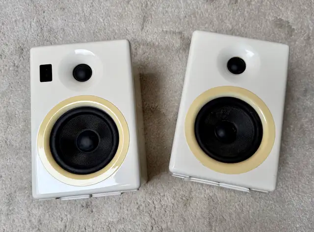 Kanto iPair 5 Speakers, Hi-Fi System