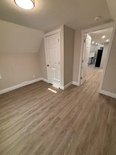 Hamilton One Bedroom Unit with Parking For Rent