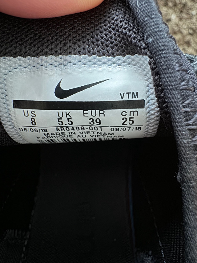 Nike 270 size 8 women in Women's - Shoes in Winnipeg - Image 3
