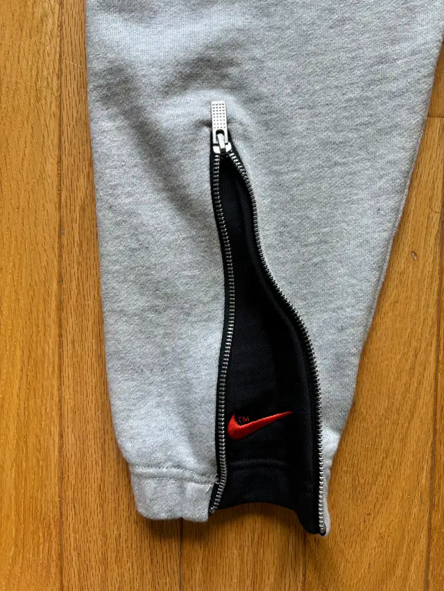 Nike Sportswear Sweatpants Vintage in Men's in City of Toronto - Image 6