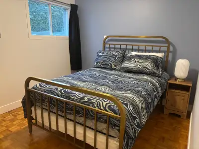 Chambre pour travailleur à louer à Lévis (Charny). Situé dans un appartement de trois chambres (tous...