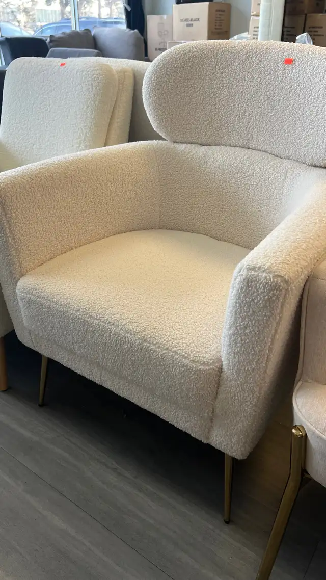 Barrel Accent Chair with Detachable Headrest, Modern Armchair fo in Chairs & Recliners in Markham / York Region - Image 2
