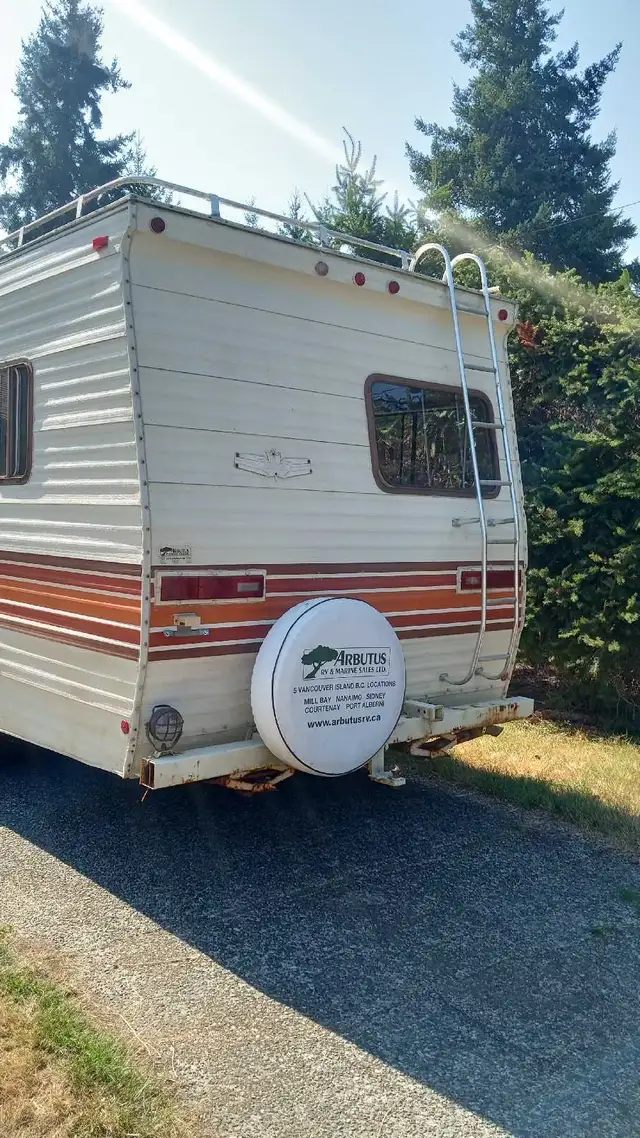 Ford Class C 24' 1983 RV in RVs & Motorhomes in Campbell River - Image 6