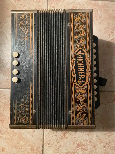 accordéon hohner, View more