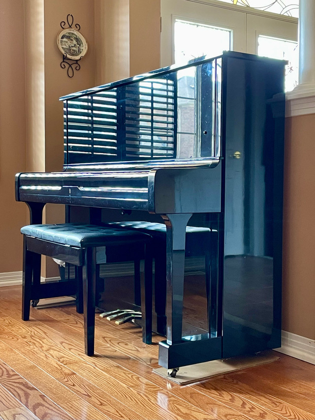 Yamaha U1 Upright Piano 1980-84 in Pianos & Keyboards in Markham / York Region