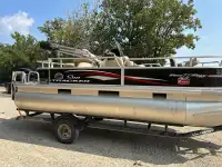 2016 Sun Tracker 18’ Bass Boat 